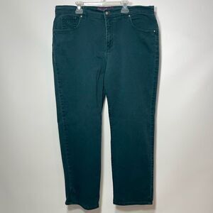 Gloria Vanderilt green jeans